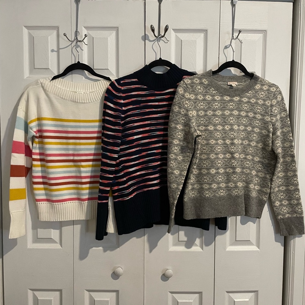 Bundle of GAP sweaters size S, no pulls or pilling, excellent condition